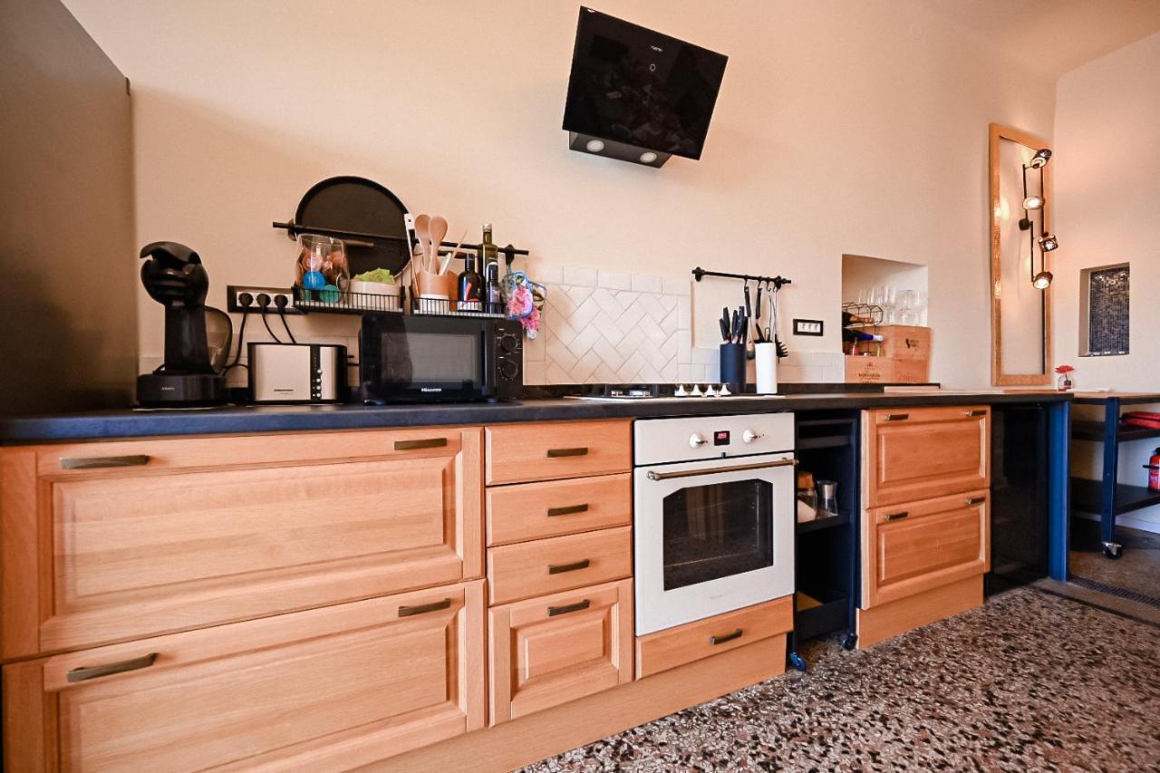 '2R' City Center Holidays And Workstays Fiume Esterno foto