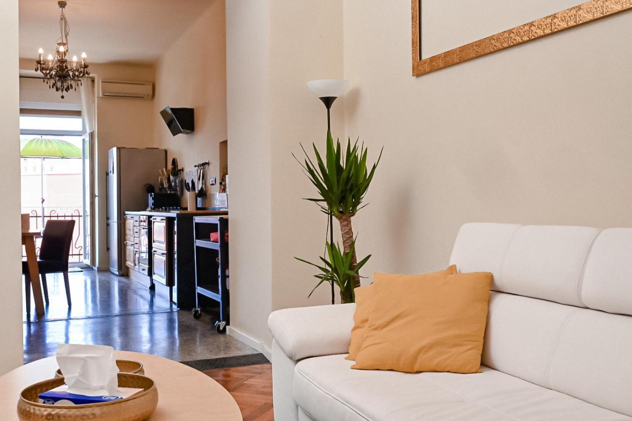 '2R' City Center Holidays And Workstays Fiume Esterno foto
