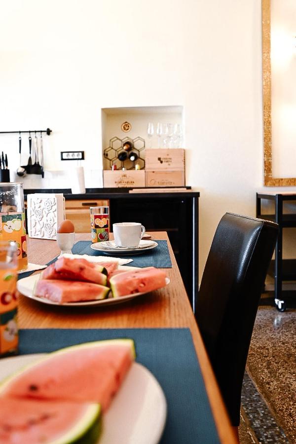 '2R' City Center Holidays And Workstays Fiume Esterno foto