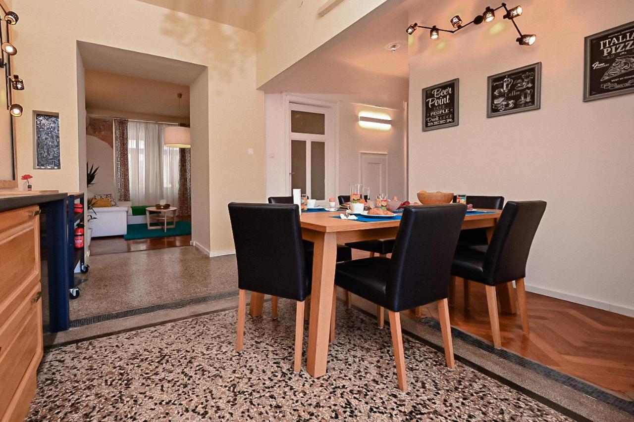 '2R' City Center Holidays And Workstays Fiume Esterno foto