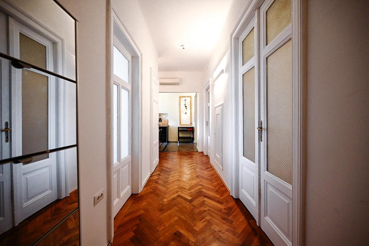 '2R' City Center Holidays And Workstays Fiume Esterno foto